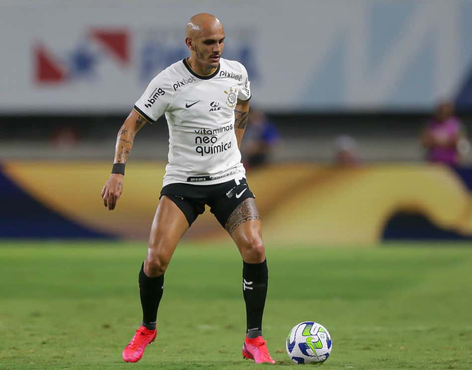 Fábio Santos vê perda de confiança do Corinthians e mira decisão na Copa do Brasil: 'Esquecer tudo e melhorar'