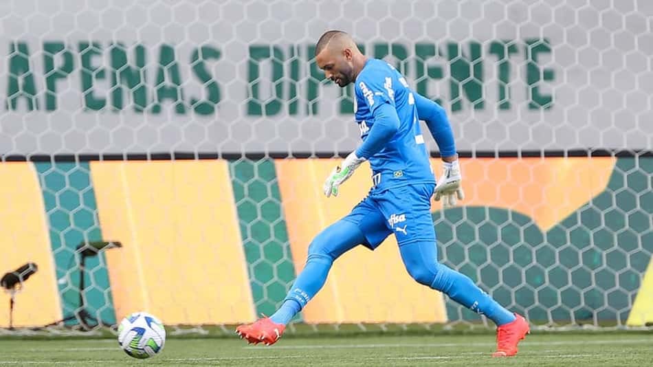 Weverton comemora seu 'gol' no fim e elogia Flaco López no Palmeiras