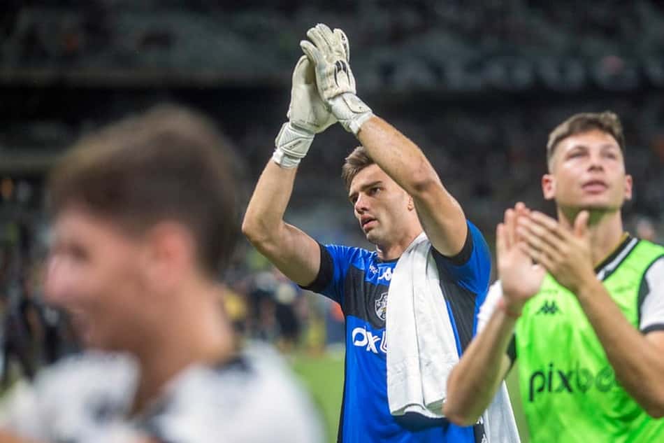 Goleiro do Vasco mostra confiança e empolga para a sequência da temporada