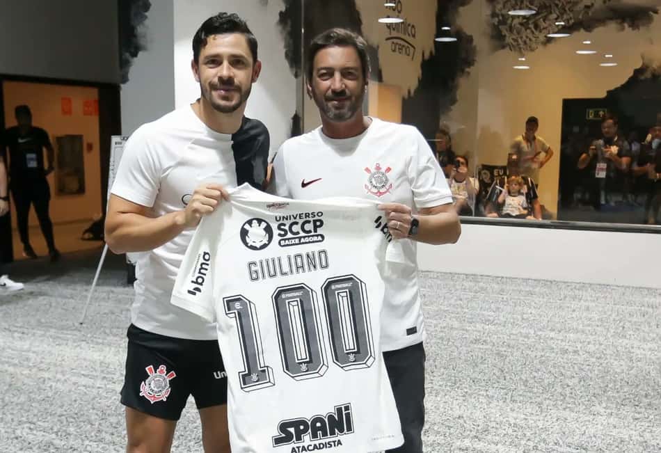 Giuliano recupera visão, mas é dúvida no Corinthians para confronto contra o Argentinos Juniors