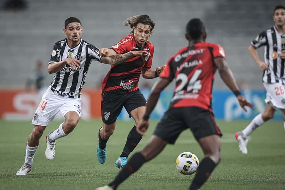 Athletico-PR x Atlético-MG: onde assistir, prováveis times e desfalques