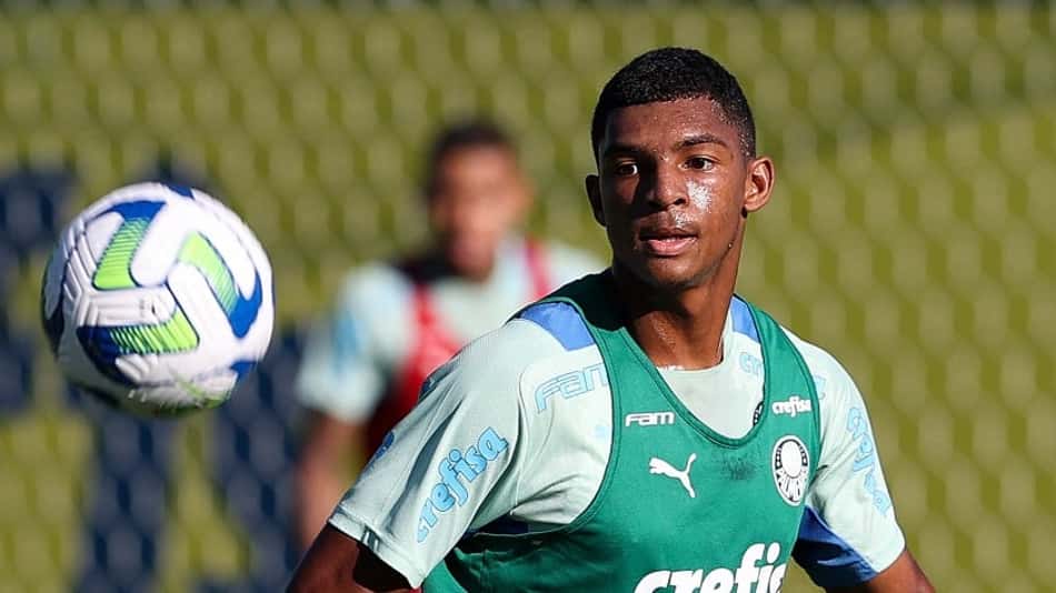 Estreante no profissional do Palmeiras, Luis Guilherme agradece confiança do elenco: 'Superou expectativas'