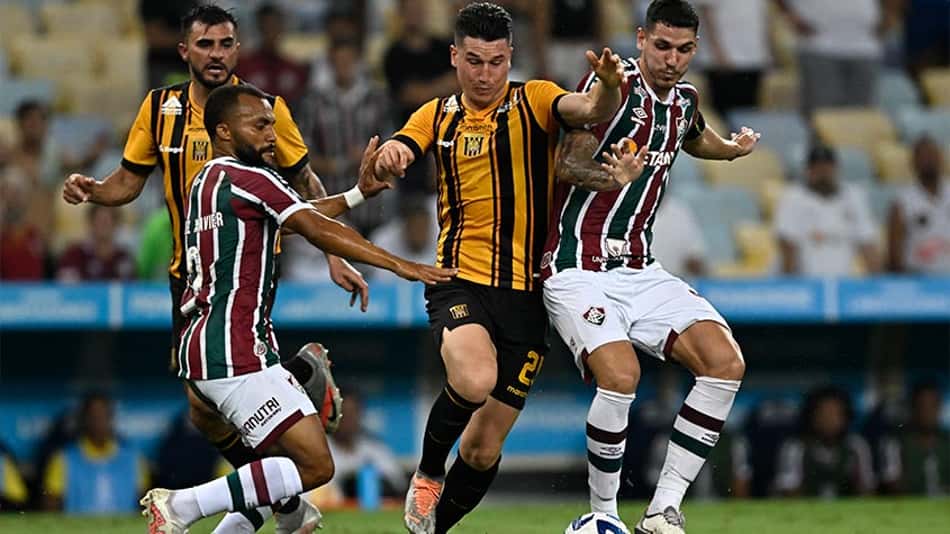 PVC critica gol anulado do The Strongest em derrota para o Fluminense: 'Não achei falta'