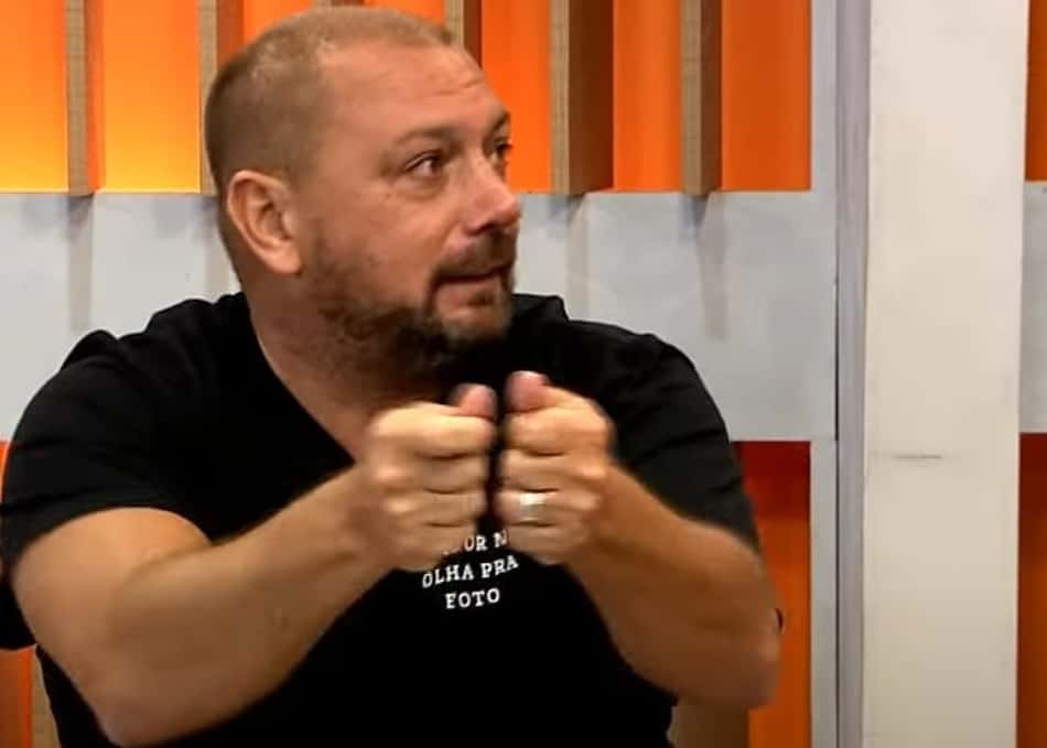 Alê Oliveira anuncia saída de emissora: 'Aviso prévio sem moderação'