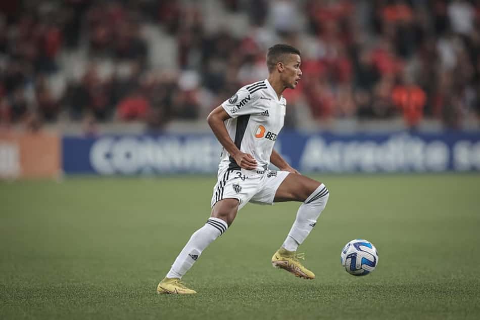 Pedrinho sofre ruptura muscular na coxa esquerda e vira desfalque no Atlético-MG