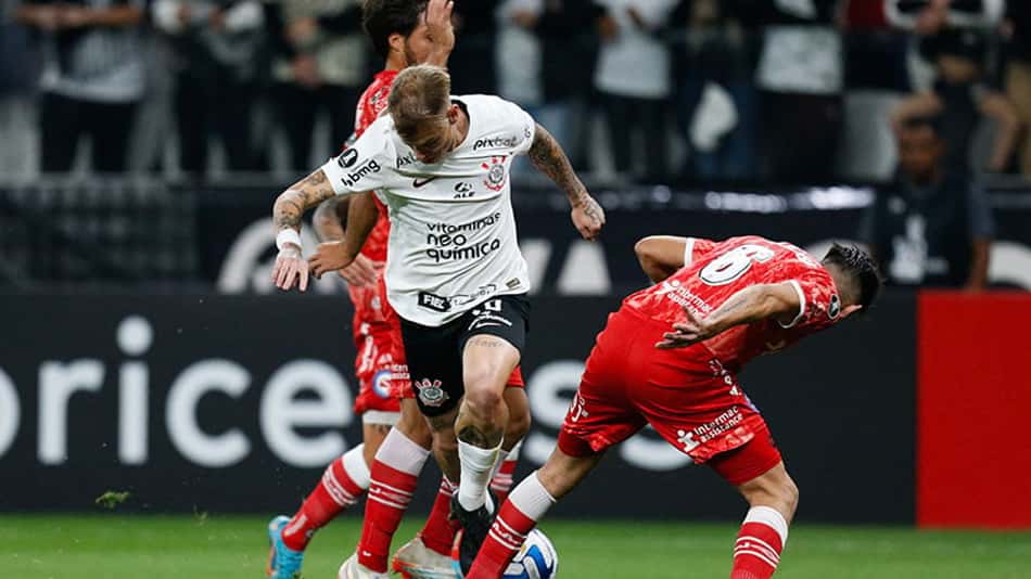 Róger Guedes lamenta má atuação do Corinthians e dispara: 'Perdemos a essência'