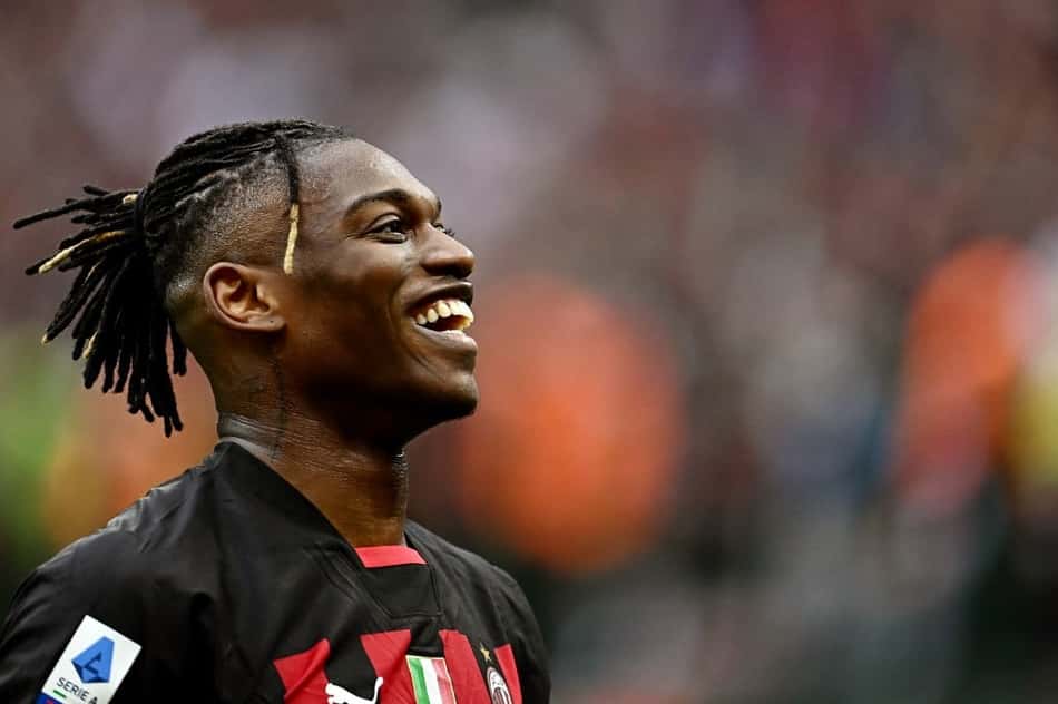 Rafael Leão vai à rede e Milan bate Lecce pelo Italiano