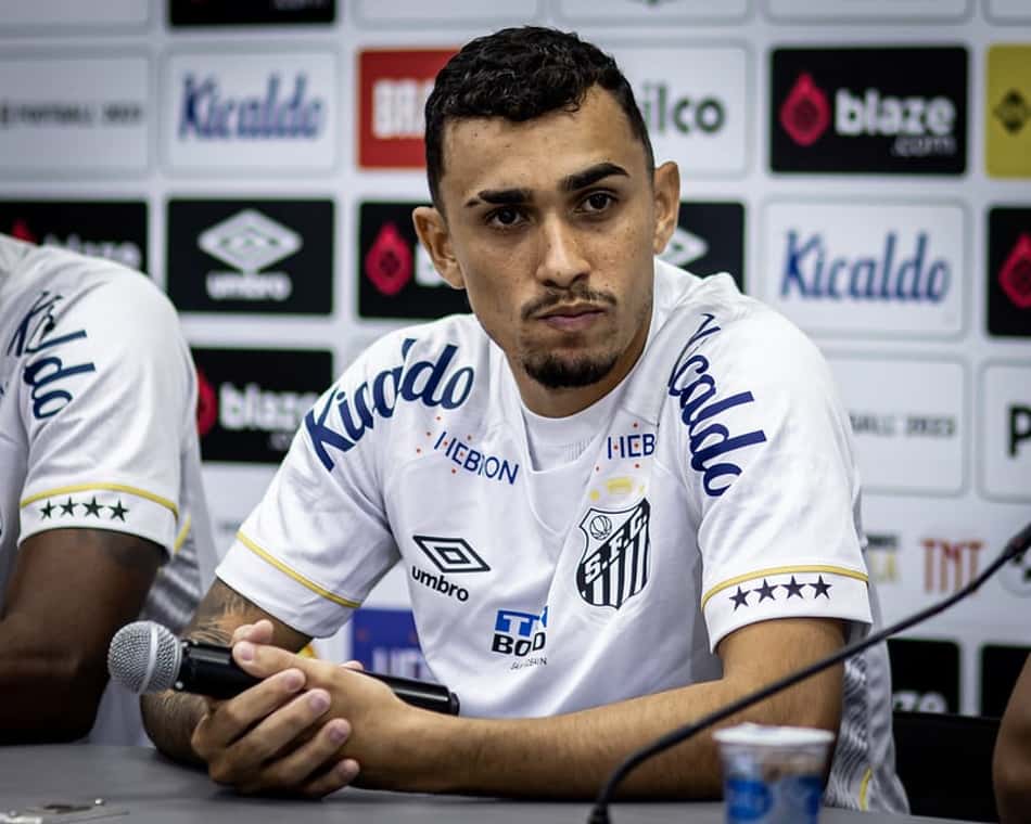 Novo reforço do Santos, Luan Dias sofre lesão em partida de estreia
