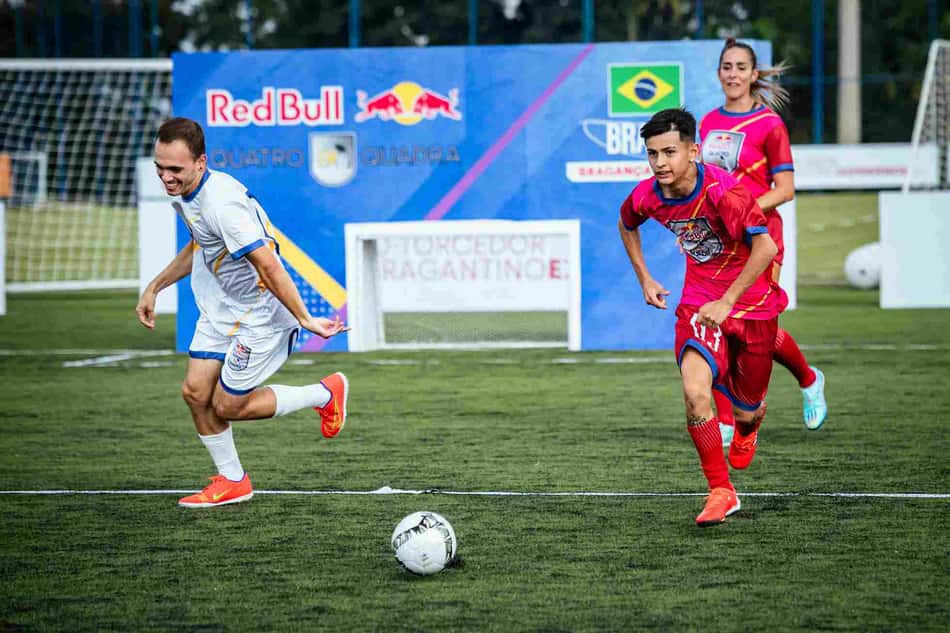 Red Bull Quatro em Quadra