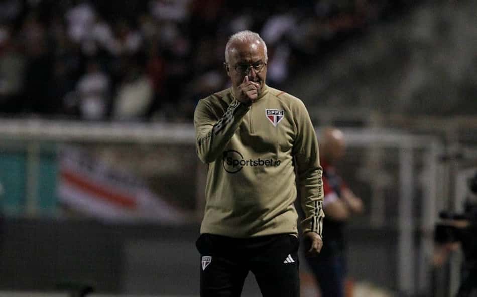 Telecurso do professor Dorival: técnico sofre e se vira como pode com falta de treinos no São Paulo