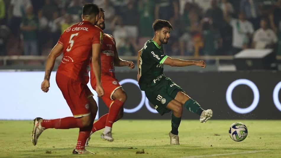 ANÁLISE: Palmeiras 'brinca' de perder gols e sofre 'castigo'; desperdício é sinal de alerta para a temporada