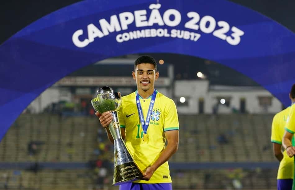 Campeão sub-17 pela Seleção, Riquelme Fillipi volta ao Palmeiras e sonha com ida ao profissional: 'Na hora certa'