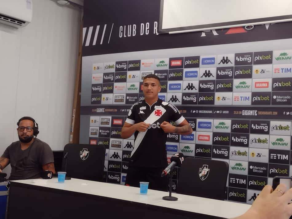 Novo reforço do Vasco, Mateus Carvalho se inspira em companheiros do elenco: 'Grandes jogadores'