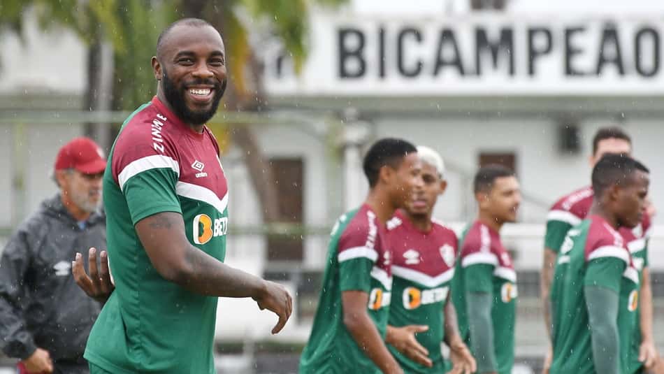 Fluminense tem retorno que pode dar 'dor de cabeça' para a zaga de Diniz