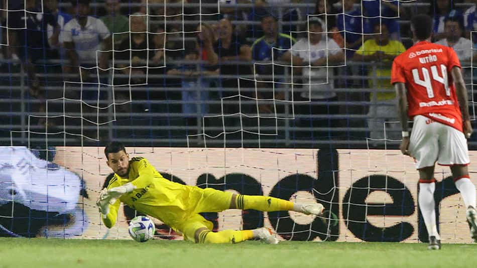 Herói do Internacional na Copa do Brasil, Keiller vibra com sua redenção
