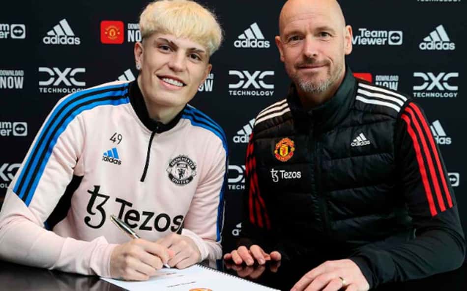 Manchester United acerta renovação contratual com joia argentina