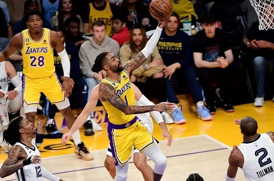D'Angelo Russell brilha, Lakers amassa Grizzlies e vai às semifinais do Oeste