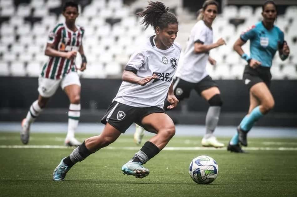 Em clássico marcado por briga, Botafogo e Fluminense empatam no Brasileiro Feminino A2