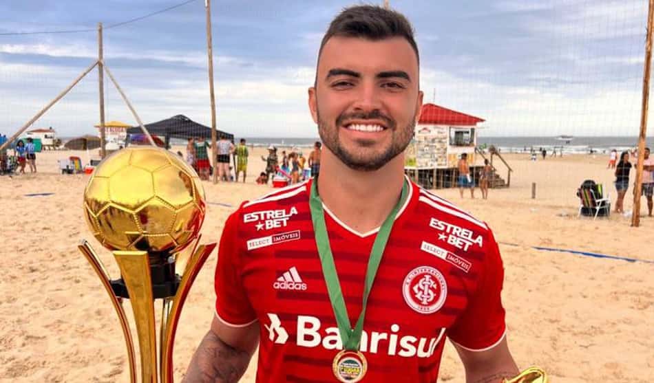 Raphael, do Internacional, projeta temporada no futebol de areia