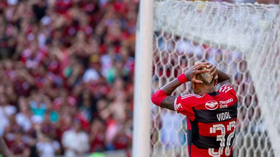 Análise: esquema com três zagueiros falha, e Flamengo acumula 'choques de realidade' em 2023