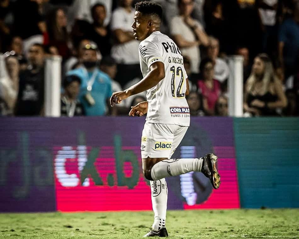 Gabriel Inocêncio valoriza mentalidade do Santos para virar contra o América-MG e projeta jogo da Sul-Americana
