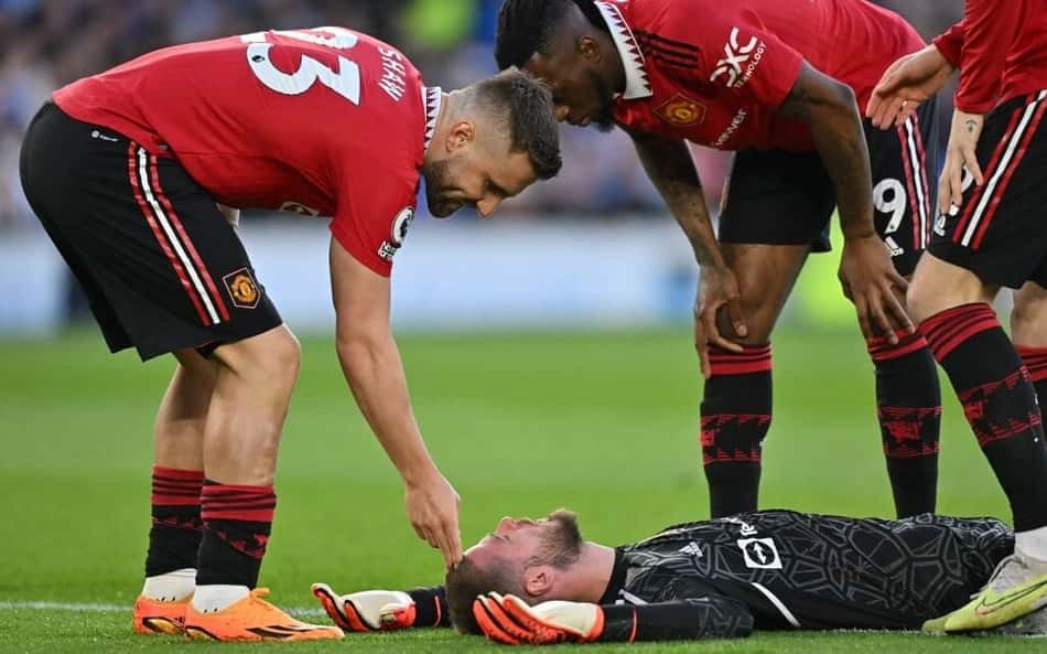 Vilão na derrota do Manchester United, Luke Shaw lamenta pênalti cometido: 'Levei na cara, nos custou um jogo'