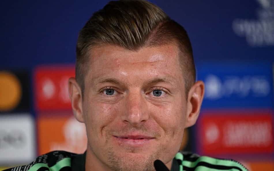 Kroos, do Real Madrid, rebate declarações de Rooney e dispara: 'Disseram o mesmo temporada passada'