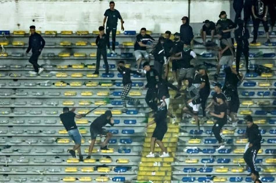 Torcedora morre em briga dentro de estádio durante jogo decisivo da Champions da África