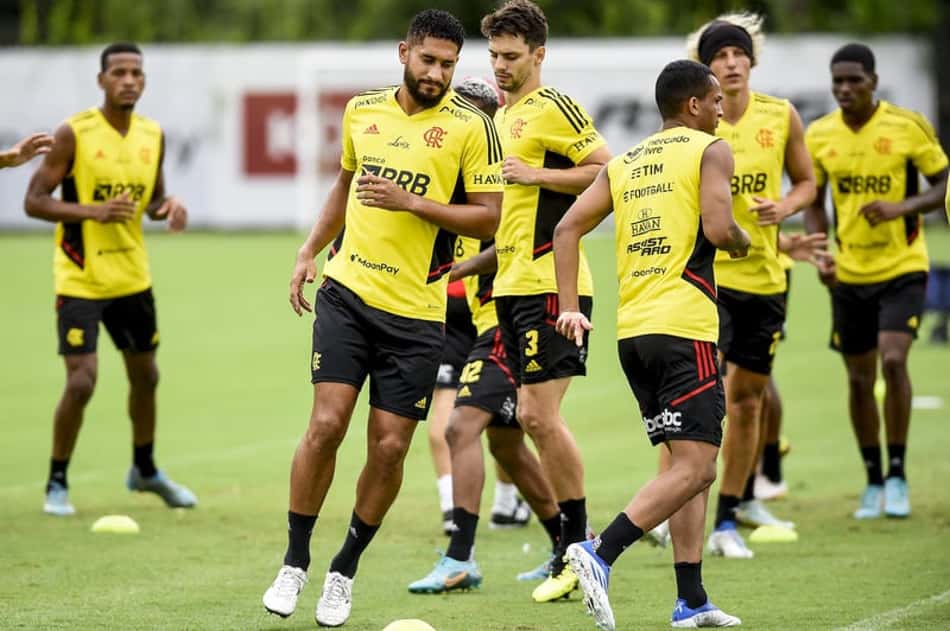 Após revés em clássico, Flamengo se reapresenta no CT; Gerson e Thiago Maia seguem em tratamento