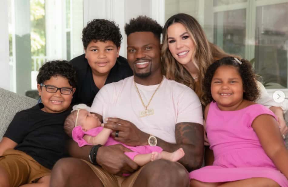 Filha de dois anos de jogador da NFL morre afogada