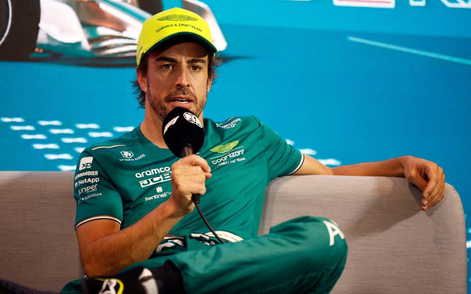 Piloto da Aston Martin, Fernando Alonso exalta Red Bull e revela objetivos de sua equipe na Fórmula 1