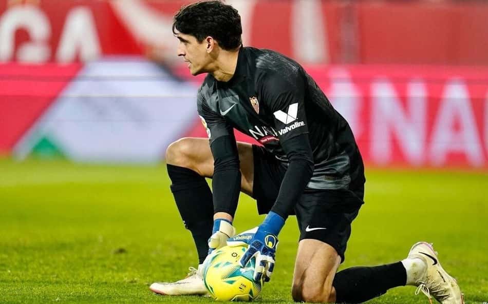 Terceiro melhor goleiro do mundo, Bono deseja bicampeonato da Liga Europa pelo Sevilla: 'O sonho é voltar a conquistar este troféu'