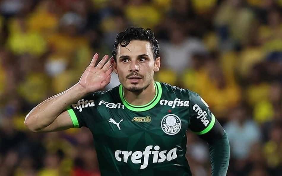 Veiga participa de todos os gols do Palmeiras desde sua volta e retoma artilharia da temporada