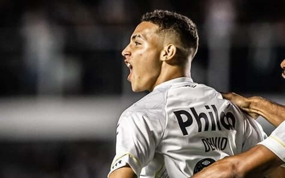 Deivid Washington marca primeiro gol pelo Santos e realiza 'sonho de infância'