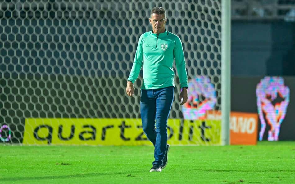 Mancini comemora vitória do América-MG sobre o Internacional e diz que 'espirito será o mesmo' contra o Fortaleza