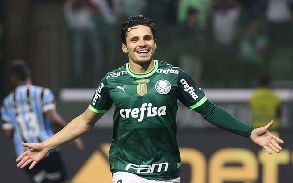 Palmeiras desconhece interesse do Barcelona em Veiga e tem plano para manter o meia no clube