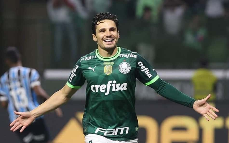 Entenda como Raphael Veiga tem sido fundamental desde que voltou de lesão ao Palmeiras