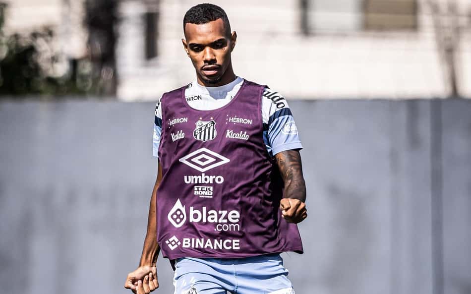 Escalação do Santos: lateral Lucas Pires apresenta desgaste e não enfrenta o Vasco pelo Brasileirão