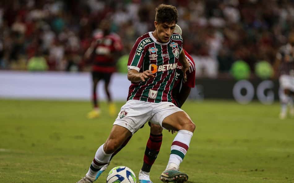 Gabriel Pirani elogia atuação do Fluminense por segurar empate com um a menos
