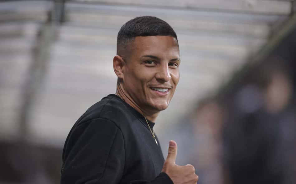Técnico do Atlético-MG projeta retorno de Arana, mas prega cautela: 'Vamos buscar sua melhor forma'