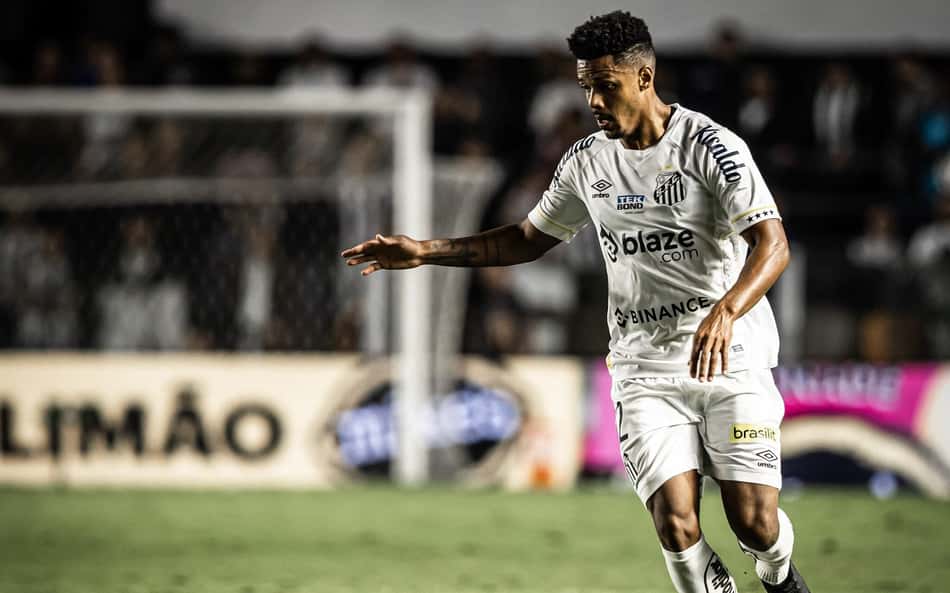 Elenco do Santos não sente pressão por tabu contra o Palmeiras e acredita em vitória no clássico, garante Gabriel Inocêncio
