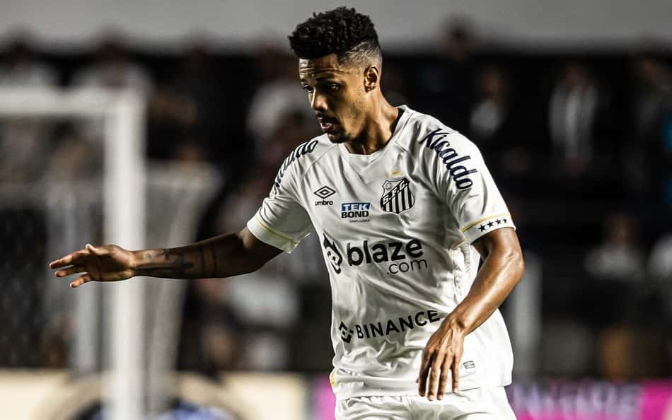 Gabriel Inocêncio diz que Bahia 'veio para se defender' contra Santos e mantém confiança na classificação