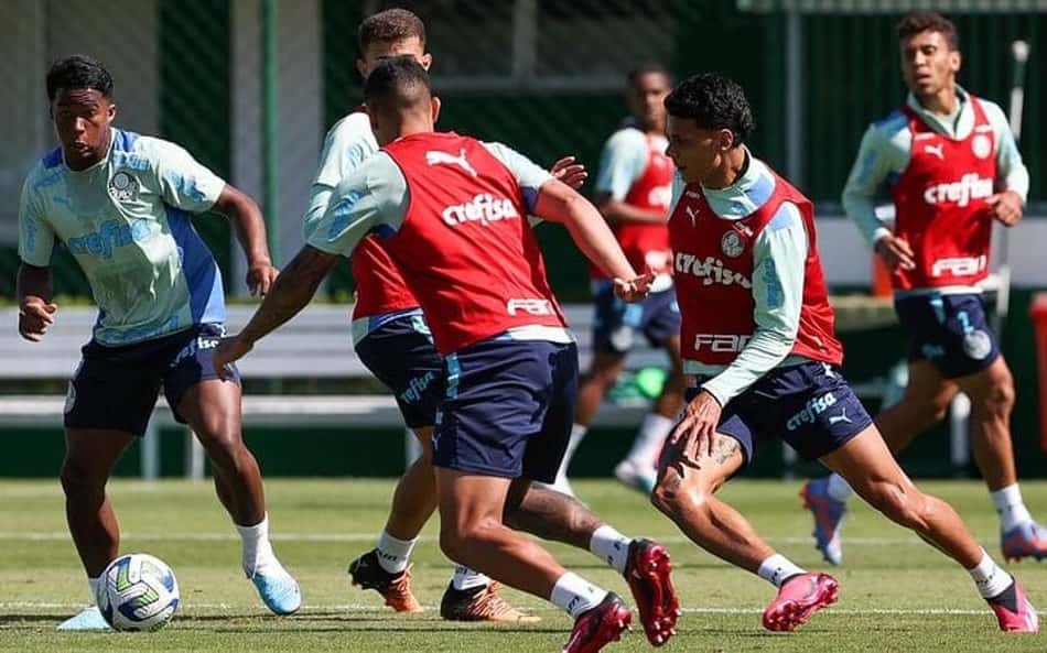 Palmeiras encerra preparação para clássico contra o Santos; veja provável time