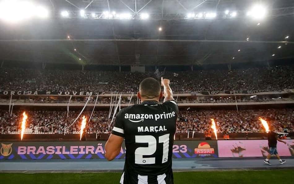 Luís Castro e Marçal fazem discurso motivacional antes de clássico entre Botafogo x Fluminense; confira