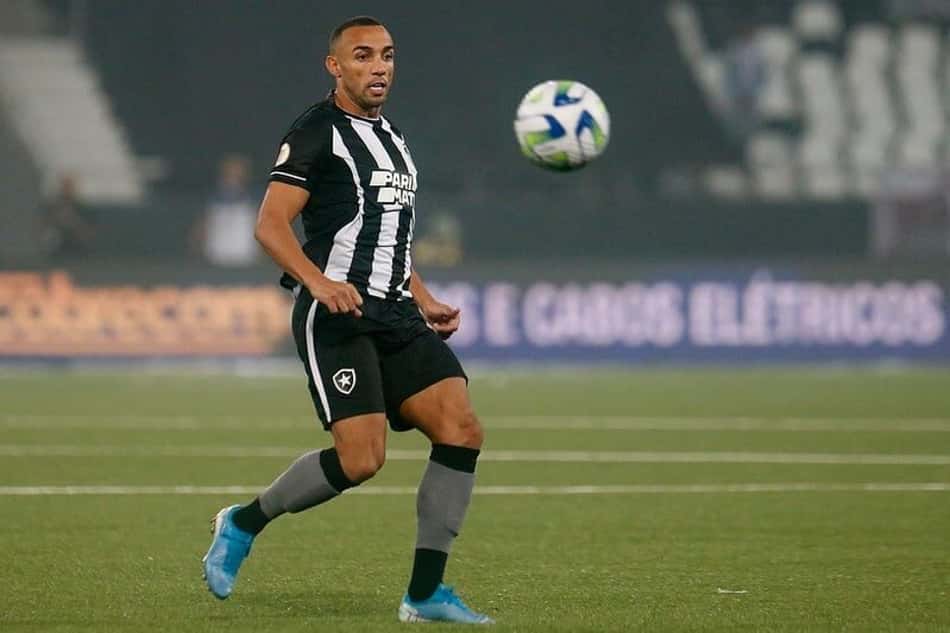 Marçal desabafa após vitória do Botafogo sobre o Fluminense: 'Para o pessoal começar a dar mais valor para o Botafogo'
