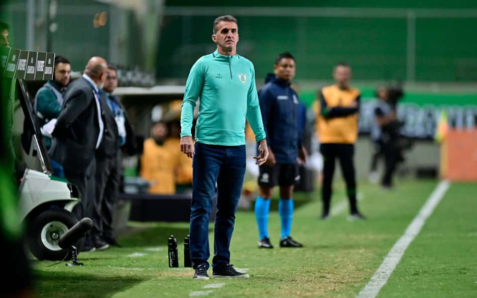 Mancini lamenta vaias da torcida e fala em 'recuperar os jogadores' após nova derrota do América-MG