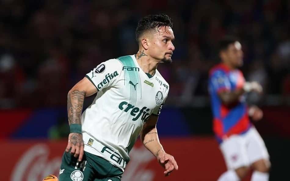Artur comemora os dois gols pelo Palmeiras e exalta atuação do time: 'Noite muito feliz'