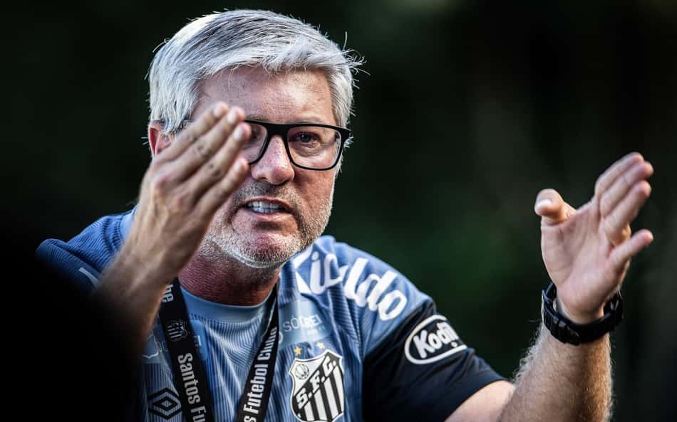 Odair diz que Santos fez sua pior partida no Brasileirão em derrota para o Bragantino: 'Padrão caiu'