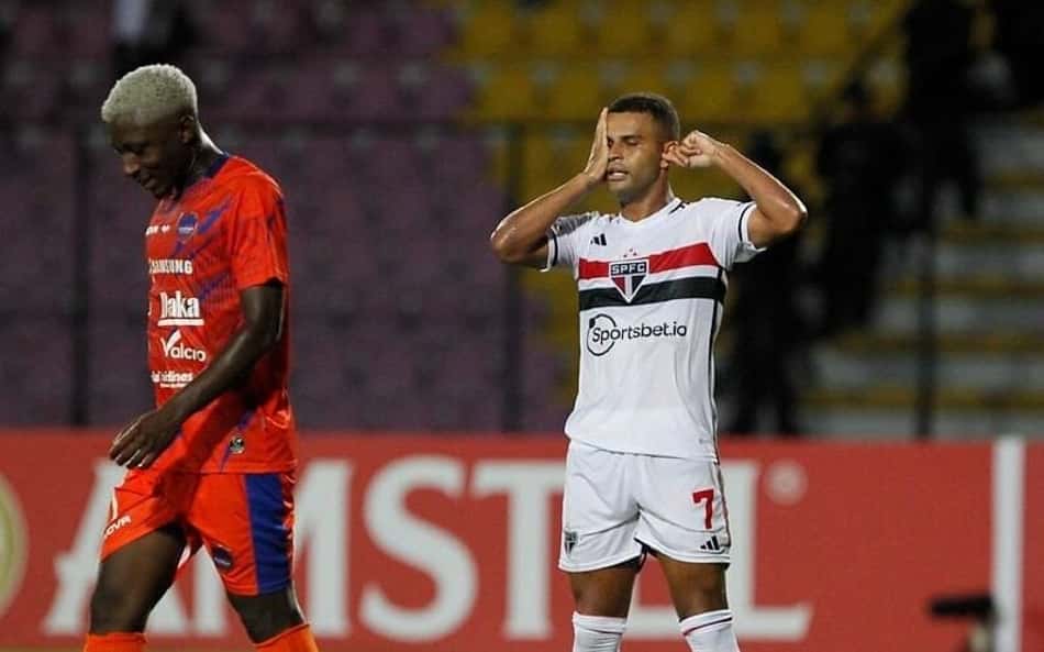 De problemas pessoais e pênalti perdido até elogios de Dorival Júnior e gol: Alisson busca renascimento no São Paulo