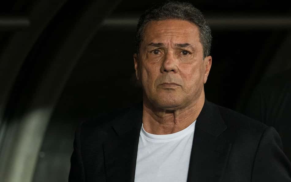 Luxemburgo tem mais protestos do que vitórias em quase 50 dias de Corinthians